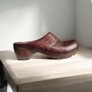 Women's Brown Leather Clogs